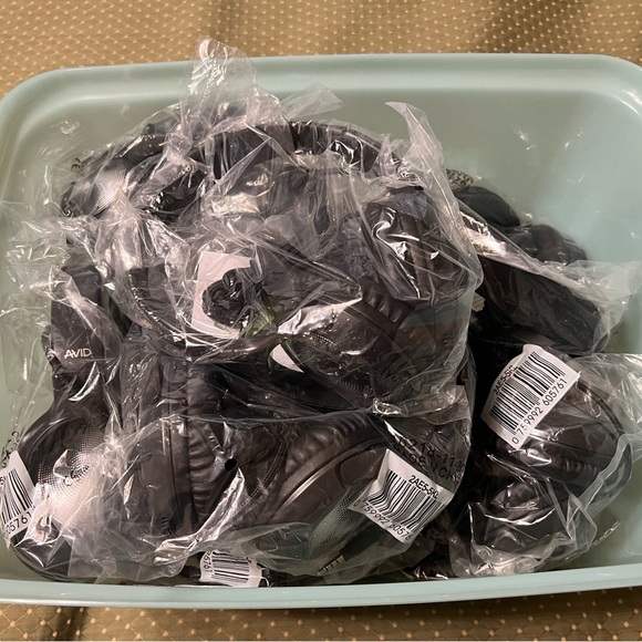 AVID EDUCATION AE-55
HEADPHONES with Microphone - BOX OF 16 BRAND NEW SEALED - Picture 5 of 7